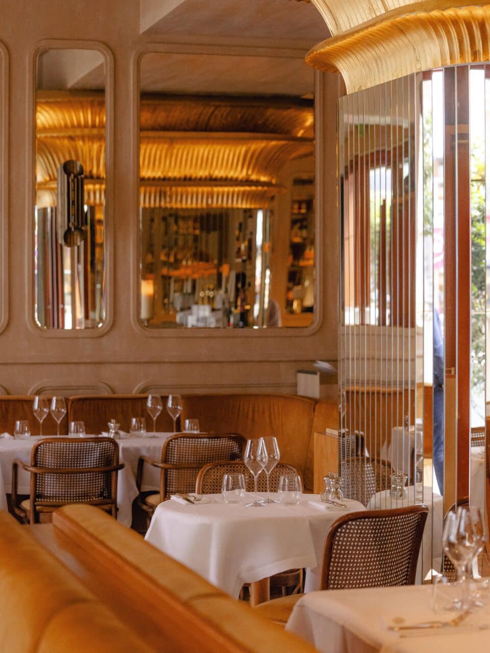 NOLINSKI PARIS RESTAURANT PHOTO