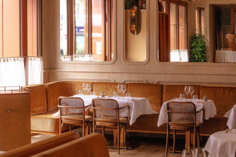 http://NOLINSKI%20PARIS%20RESTAURANT%20PHOTO