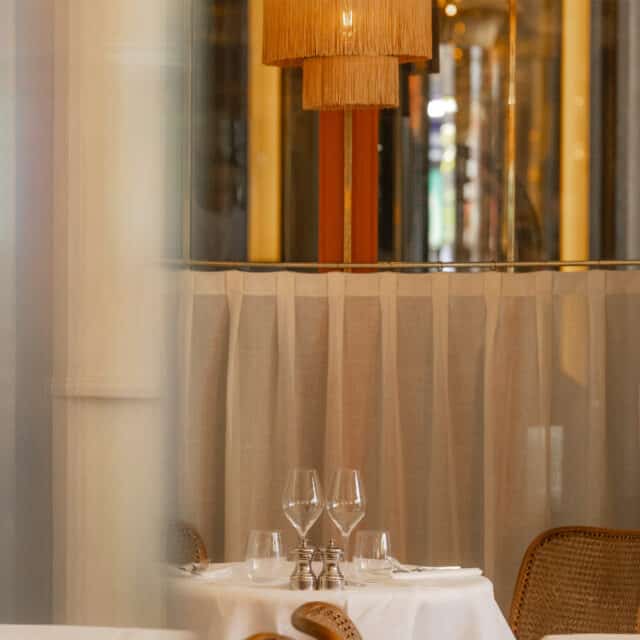 NOLINSKI PARIS RESTAURANT PHOTO